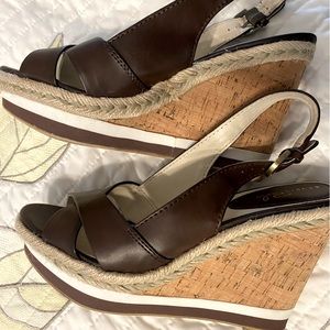 SZ 9 Studio Paola brown Candace Wedges EUC